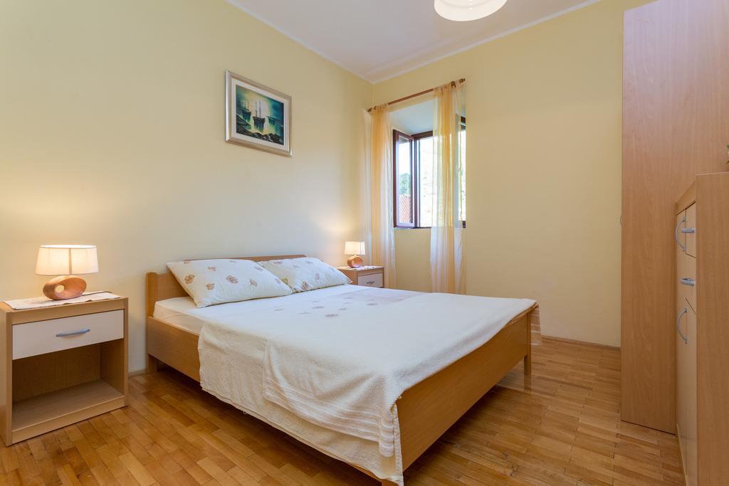 Gruda Holiday Home Urlovic מראה חיצוני תמונה